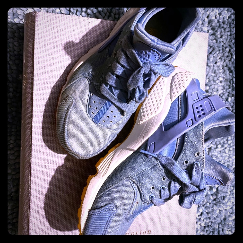 huaraches sneakers